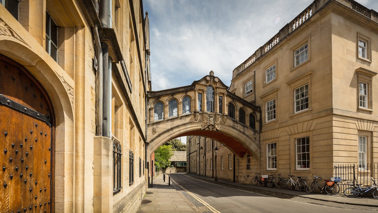 ours-journey Iconic Bridge of Sighs connecting buildings at Oxford University, England.